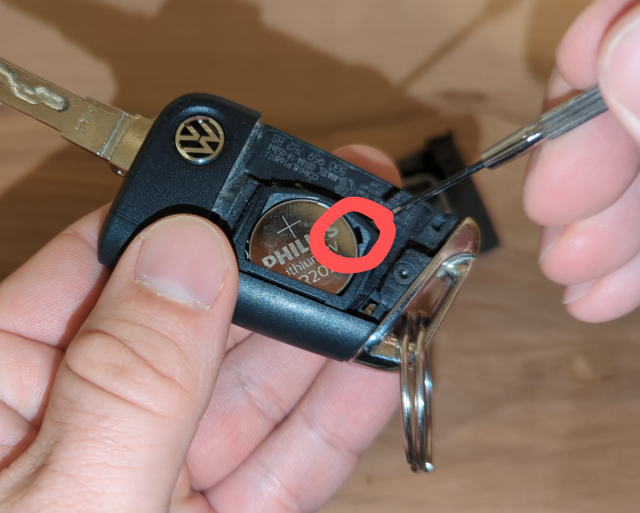 VW Golf Schlüssel Batterie wechseln - Volkswagen Golf Schlüssel